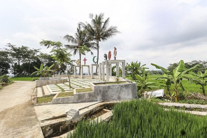Imagen de los interiores del Hotel OYO Homes 91151 Desa Wisata Kreatif Perdamaian Srumbung Gunung. Foto 17