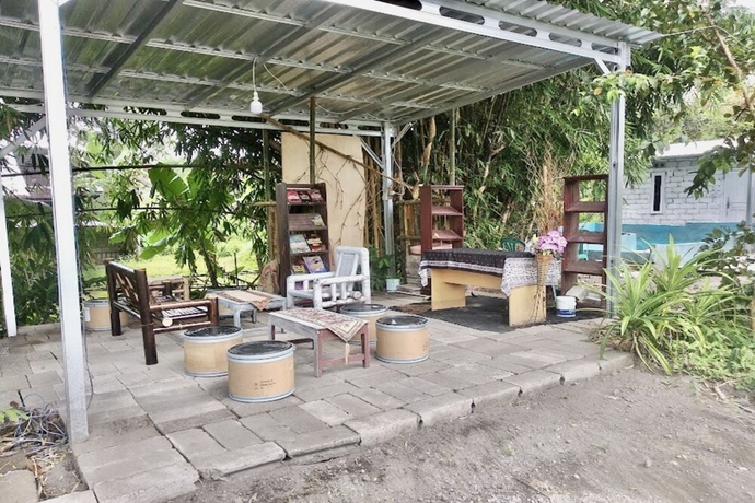 Imagen de los interiores del Hotel OYO Homes 93599 Homestay Bambu Oerip. Foto 15