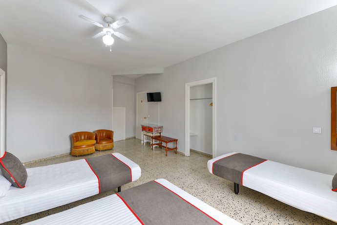 Imagen de la habitación del Hotel OYO Hostal El Pilar. Foto 7