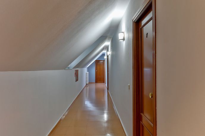 Imagen de los interiores del Hotel OYO Hostal El Pilar. Foto 17