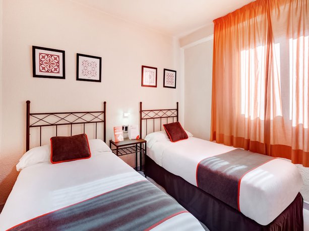 Imagen de la habitación del Hotel OYO Hostal Luci-Mar. Foto 2