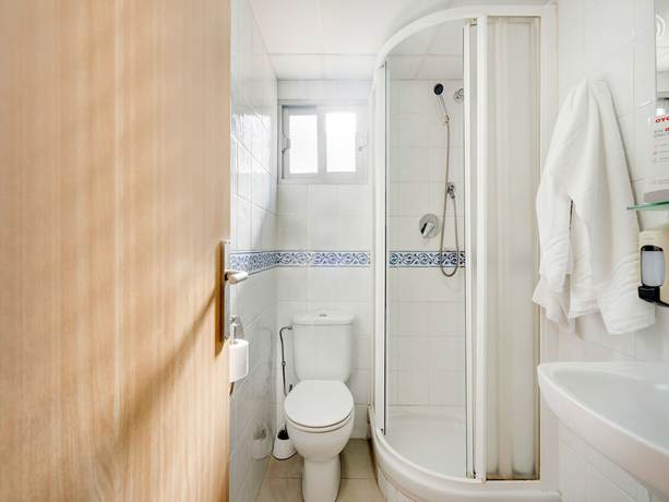 Imagen de la habitación del Hotel OYO Hostal Luci-Mar. Foto 3