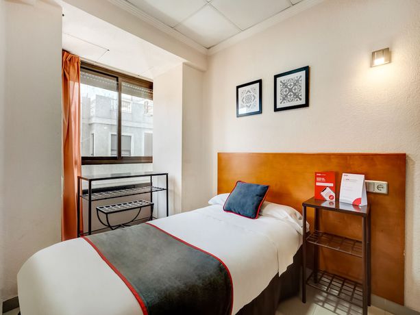 Imagen de la habitación del Hotel OYO Hostal Luci-Mar. Foto 14