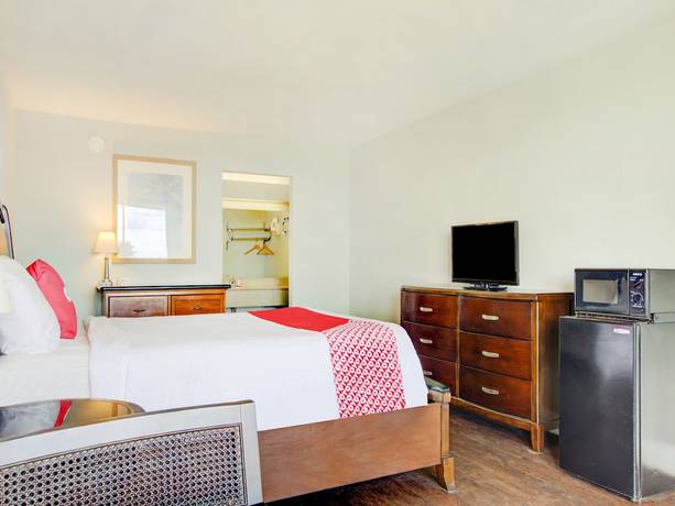 Imagen de la habitación del Hotel OYO Hotel Dundee By Crystal Lake. Foto 2