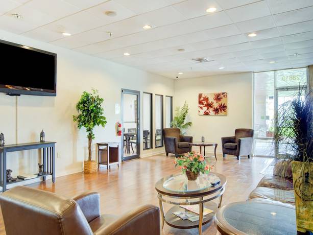 Imagen de los interiores del Hotel OYO Hotel Dundee By Crystal Lake. Foto 20