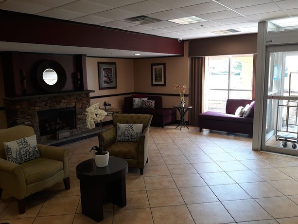 Imagen de los interiores del Hotel OYO Hotel Phenix City Central. Foto 16