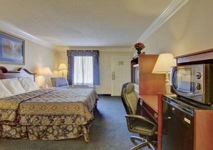 Imagen de la habitación del Hotel OYO Hotel Rome GA Historic District. Foto 4