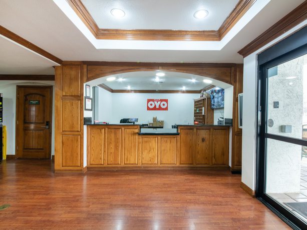 Imagen de los interiores del Hotel OYO Irving DFW Airport North. Foto 20