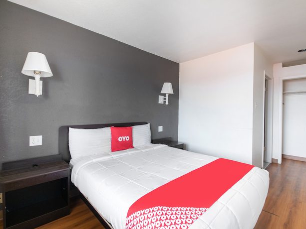 Imagen de la habitación del Hotel OYO Irving DFW Airport North. Foto 17