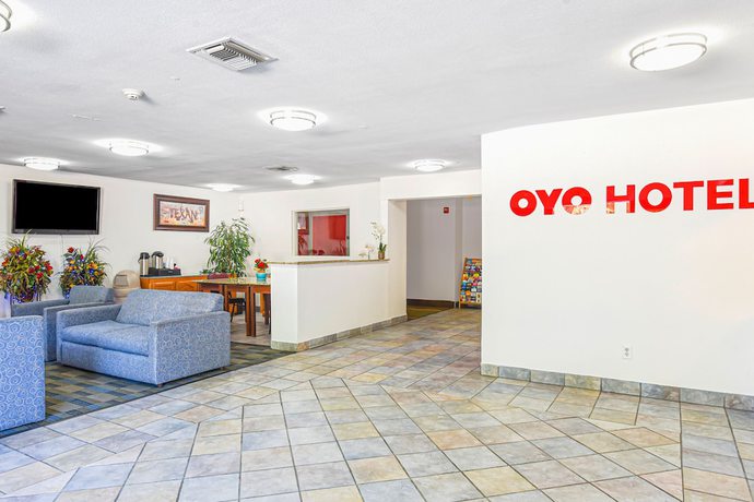 Imagen de los interiores del Hotel OYO Irving DFW Airport South. Foto 17