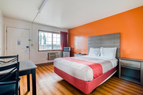 Imagen de la habitación del Hotel OYO Kalama. Foto 4