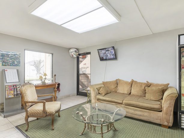 Imagen de los interiores del Hotel OYO Kannapolis. Foto 19