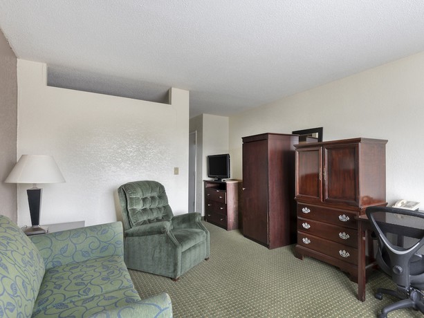 Imagen de la habitación del Hotel OYO Kannapolis. Foto 13