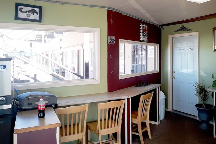 Imagen de los interiores del Hotel OYO Kings at Clovis. Foto 19