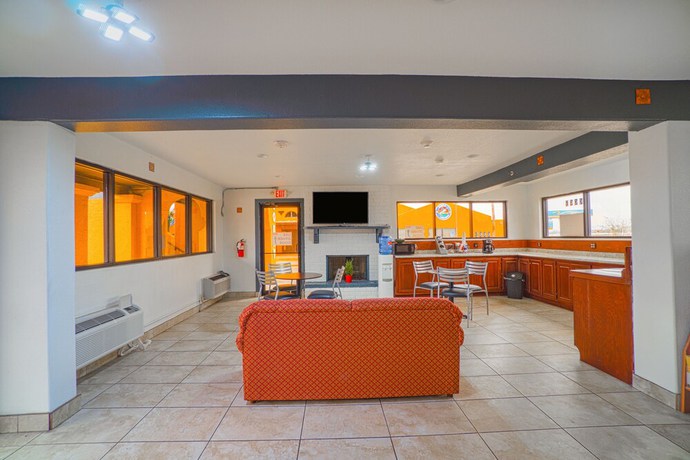 Imagen de los interiores del Hotel OYO Kingsville - Hwy 77. Foto 14