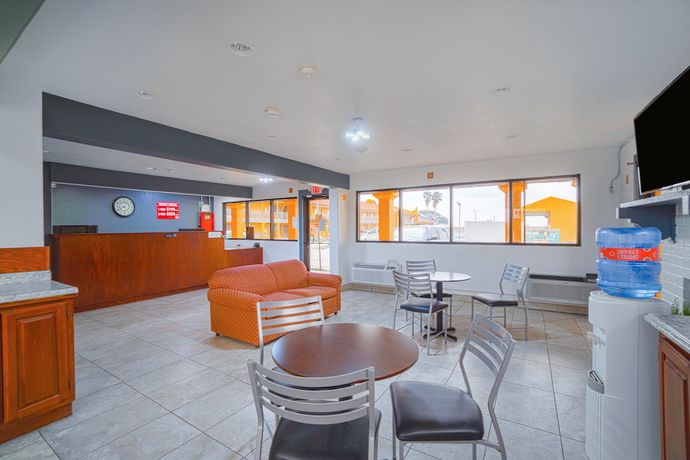 Imagen de los interiores del Hotel OYO Kingsville - Hwy 77. Foto 16