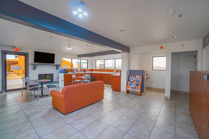 Imagen de los interiores del Hotel OYO Kingsville - Hwy 77. Foto 17