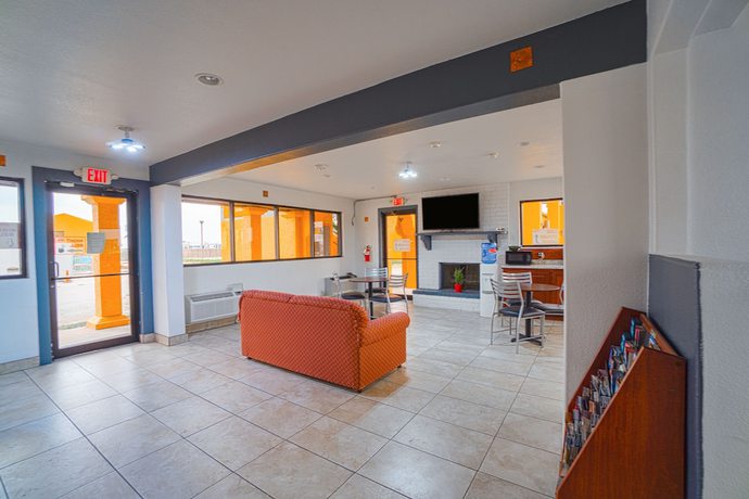 Imagen de los interiores del Hotel OYO Kingsville - Hwy 77. Foto 18