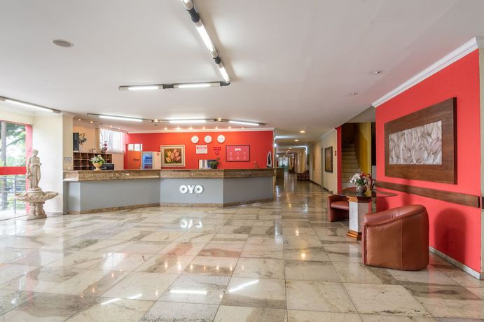 Imagen de los interiores del Hotel OYO L\'Espace - Jaragu&aacute; Belo Horizonte. Foto 17