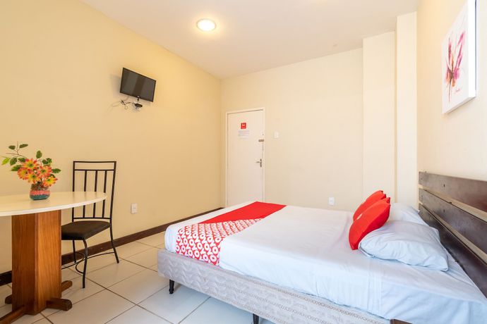Imagen de la habitación del Hotel OYO L\'Espace - Jaragu&aacute; Belo Horizonte. Foto 8