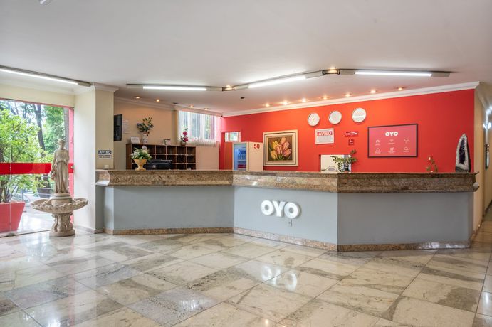 Imagen de los interiores del Hotel OYO L\'Espace - Jaragu&aacute; Belo Horizonte. Foto 19
