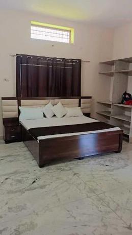 Imagen de la habitación del Hotel OYO LIZNA. Foto 19