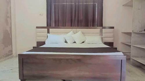 Imagen de la habitación del Hotel OYO LIZNA. Foto 20
