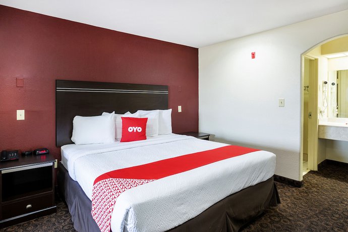Imagen de la habitación del Hotel OYO LSU. Foto 3