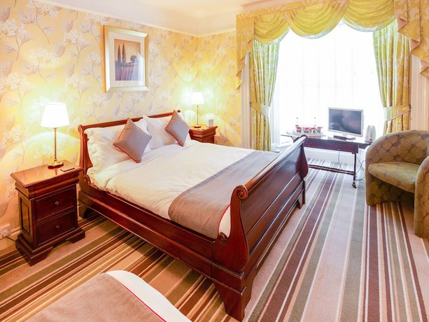 Imagen general del Hotel OYO Lamphey Hall. Foto 5
