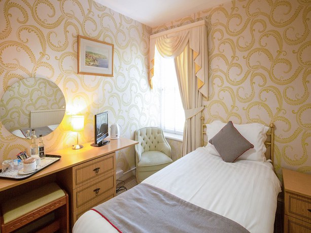 Imagen de la habitación del Hotel OYO Lamphey Hall. Foto 9