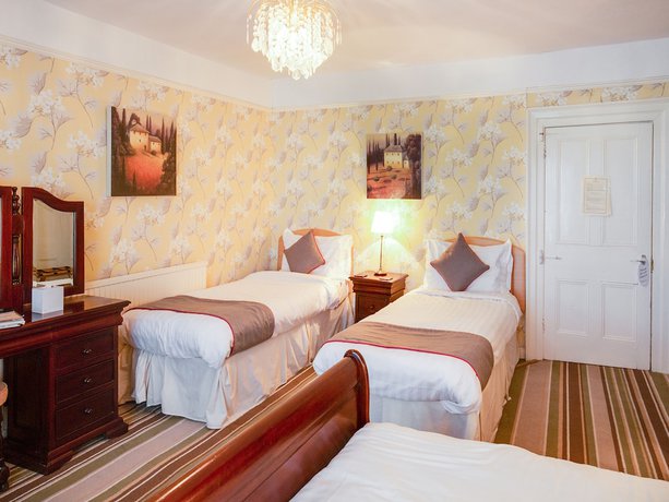 Imagen de la habitación del Hotel OYO Lamphey Hall. Foto 13