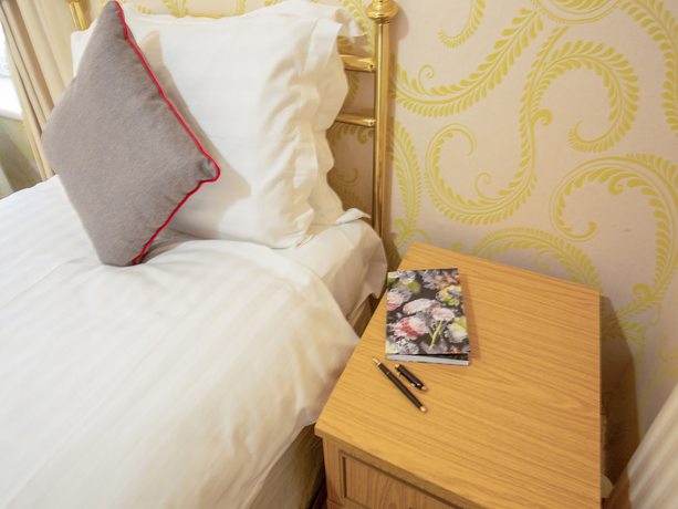 Imagen de la habitación del Hotel OYO Lamphey Hall. Foto 14