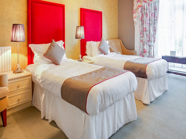 Imagen de la habitación del Hotel OYO Lamphey Hall. Foto 15