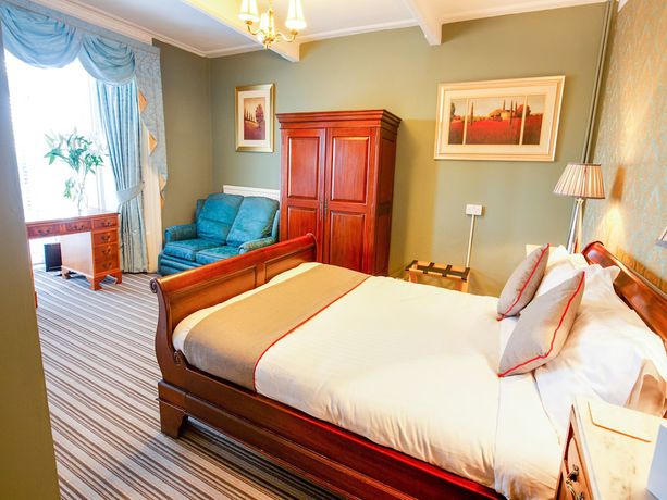 Imagen de la habitación del Hotel OYO Lamphey Hall. Foto 16