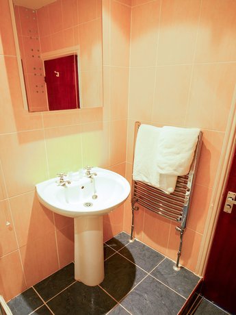 Imagen de la habitación del Hotel OYO Lamphey Hall. Foto 20