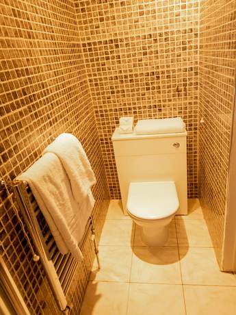 Imagen de la habitación del Hotel OYO Lamphey Hall. Foto 21