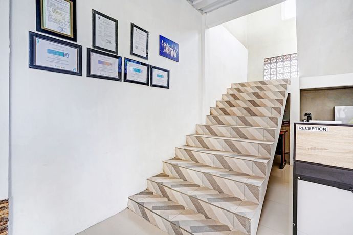 Imagen de los interiores del Hotel OYO Life 90678 Omah Kulo Guest House. Foto 15