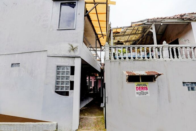 Imagen general del Hotel OYO Life 90701 Kost Syariah Deris. Foto 18
