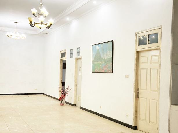 Imagen de los interiores del Hotel OYO Life 90989 Lee Dug Tretes Residence. Foto 16