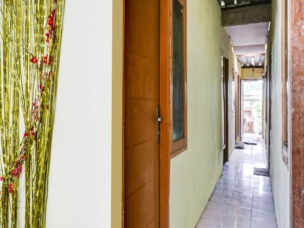 Imagen de los interiores del Hotel OYO Life 91335 Micheline Family 2 Syariah. Foto 16