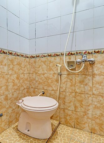 Imagen de la habitación del Hotel OYO Life 91480 Putridapisa Syariah. Foto 17