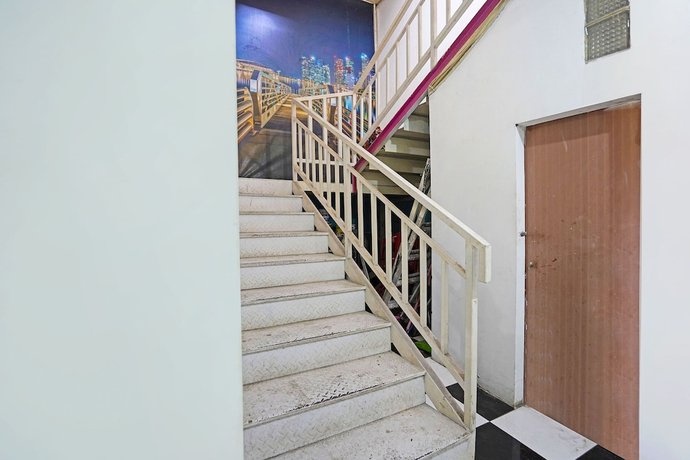 Imagen de los interiores del Hotel OYO Life 91670 Mannsur Homestay Syariah. Foto 12