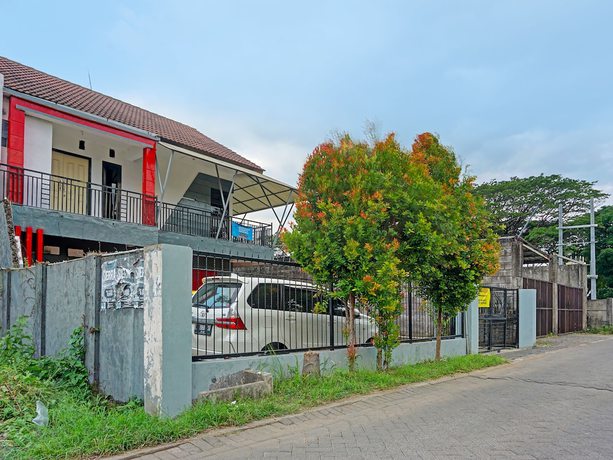 Imagen general del Hotel OYO Life 91896 Kost Bu Dewi Syariah. Foto 1