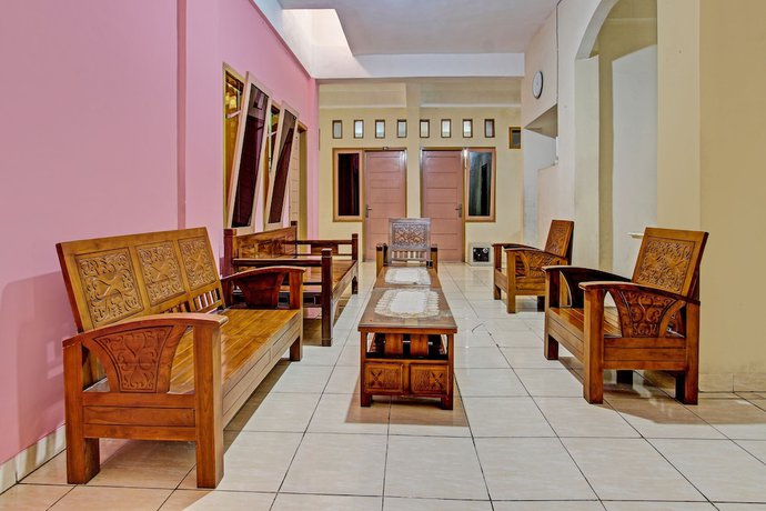 Imagen de los interiores del Hotel OYO Life 92663 Karmel 6. Foto 16