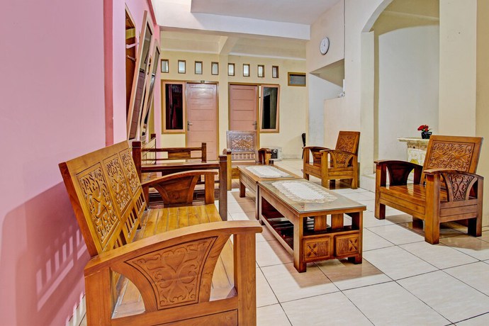 Imagen de los interiores del Hotel OYO Life 92663 Karmel 6. Foto 17