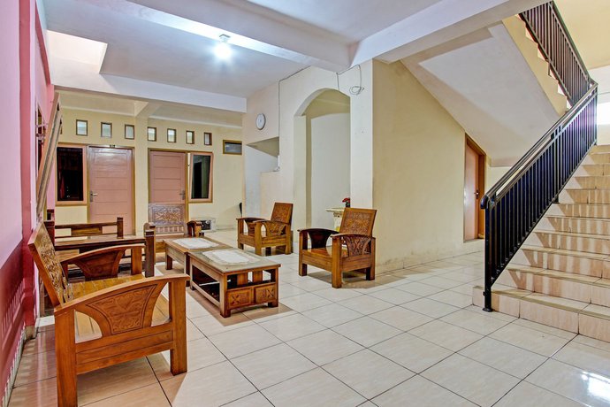 Imagen de los interiores del Hotel OYO Life 92663 Karmel 6. Foto 19