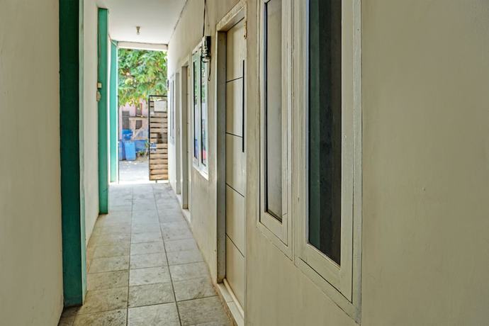 Imagen de los interiores del Hotel OYO Life 92684 Kost Mutiara Nirwana. Foto 15