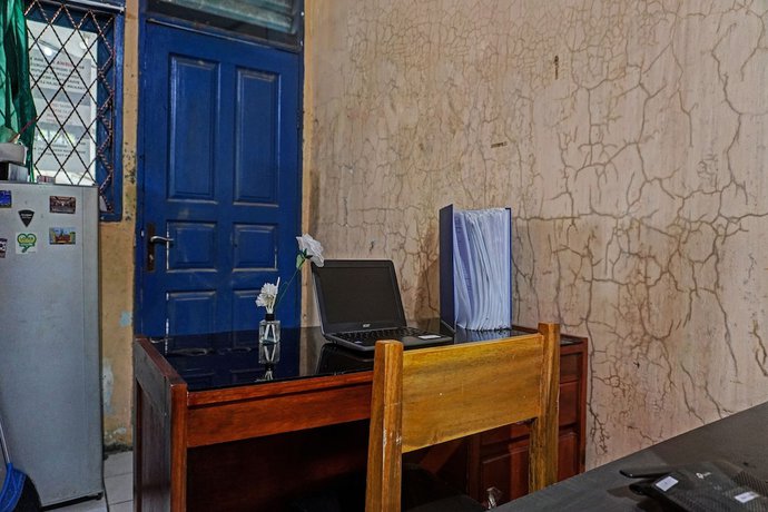 Imagen de los interiores del Hotel OYO Life 92684 Kost Mutiara Nirwana. Foto 16