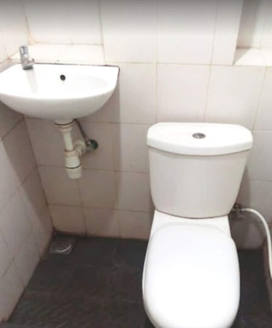 Imagen de la habitación del Hotel OYO Life 92779 Kost Arjuna. Foto 16