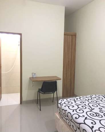 Imagen de la habitación del Hotel OYO Life 92779 Kost Arjuna. Foto 18